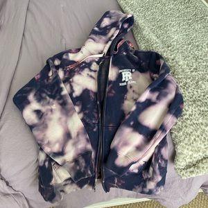 uri zip up hoodie